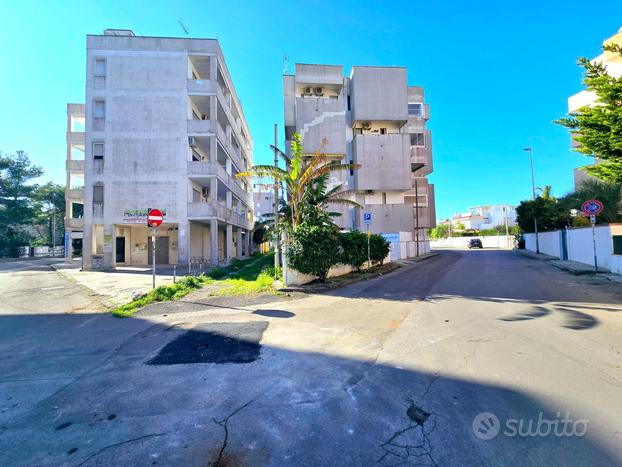 Bilocale con balcone abitabile, Baia verde