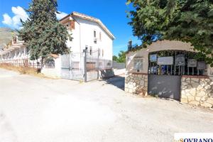CARINI: IN PRESTIGIOSO RESIDENCE CON PISCINA