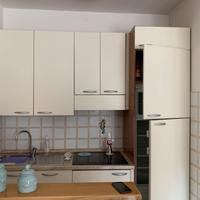 Cucina senza piano cottura e lavatrice