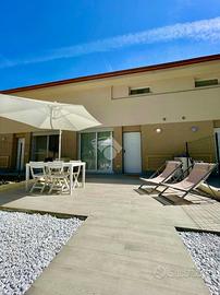 VILLA A SCHIERA A VILLANOVA D'ALBENGA