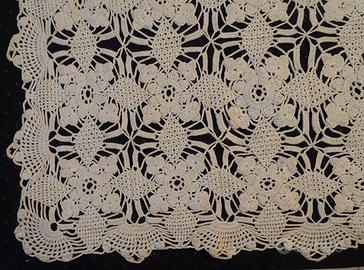 copriletto lavorato a mano