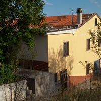 Casa Rurale con Terreno a Belmonte Del Sannio (IS)