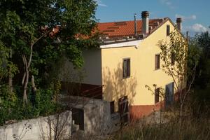 Casa Rurale con Terreno a Belmonte Del Sannio (IS)