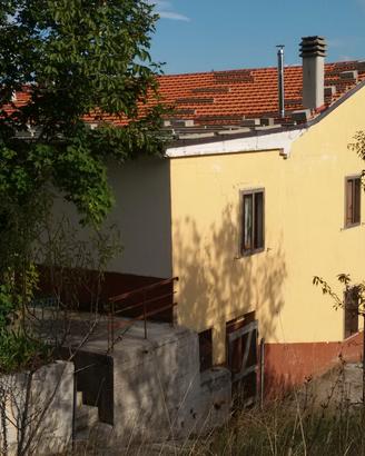 Casa Rurale con Terreno a Belmonte Del Sannio (IS)