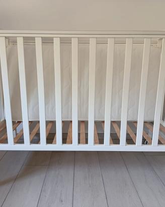 Lettino Chicco in legno bianco  più paracolpi