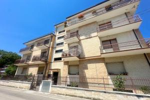 4 LOCALI A TERAMO