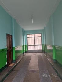 Garage e laboratorio con comodo spazio esterno