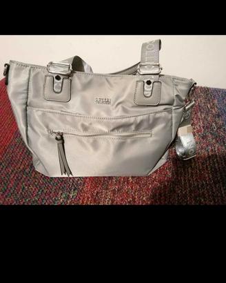 Borsa in tessuto grigio chiaro. Coveri