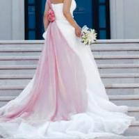 Abito da sposa in organza ricamato a mano