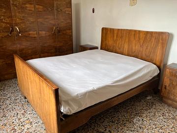 Letto matrimoniale vintage in legno