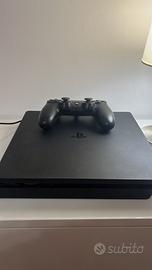 Playstation 4 slim con joystick e 11 giochi