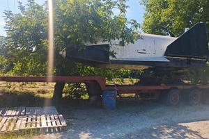 Rimorchio CARDI con carro di carnevale idraulico