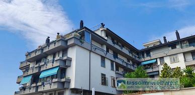 Appartamento di 130 m² con 4 locali e box auto a O