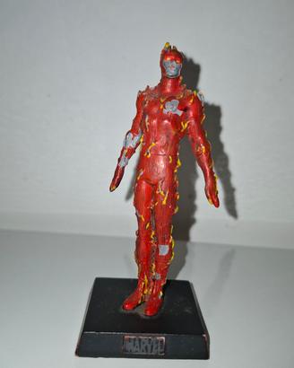 Statuetta marvel in piombo della Torcia Umana