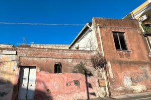 Immobile semi-indipendente Battiati centro