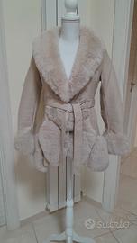 cappotto con pelliccia sintetica 
