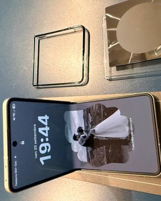 Samsung Galaxy Z Flip 8 - 512GB - cover samsung