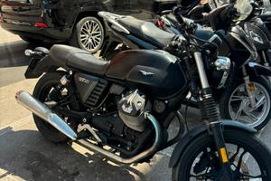 Moto Guzzi V7 II 2018