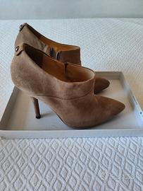 Scarpa tronchetto con tacco Guess taglia 38