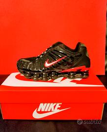 NIKE SHOX   