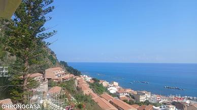 Acqualadrone, trivani con veranda