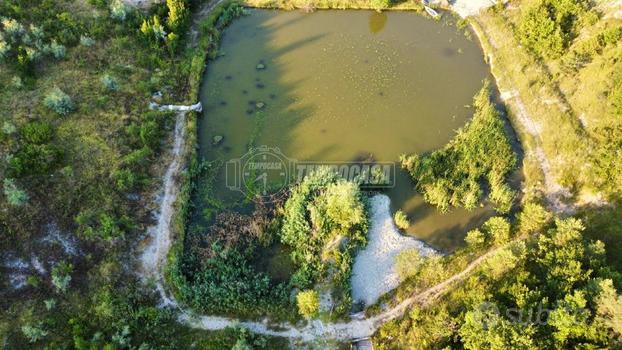 LAGO CON TERRENO DI PROPRIETÀ