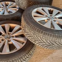 cerchi in lega da 16" completo di gomme invernali