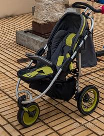 Passeggino con ruota da riparare/sostituire