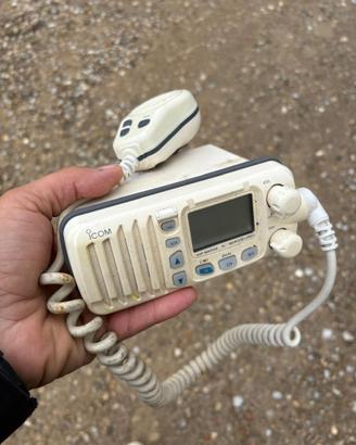 Icom ic-m401