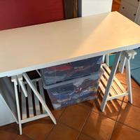 Scrivania Ikea NUOVA con cavalletti regolabili