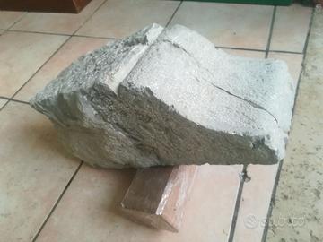 Capitello barbacane in Pietra