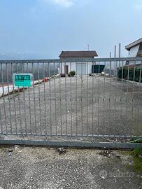 Locale Commerciale 100mq e ampio parcheggio