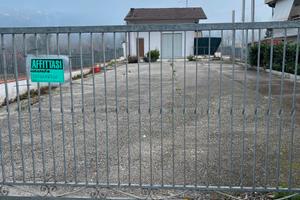 Locale Commerciale 100mq e ampio parcheggio