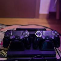 Ps4 Slim con caricatore