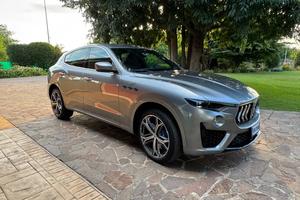 Maserati Levante 2021 2.0 mhev GT 330cv auto