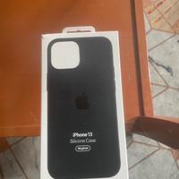 Cover iphone 13 in silicone con magsafe