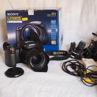 Sony Cyber-shot DSC-R1  con Zeiss Vario Sonnar