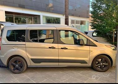Ford Tourneo con rampa - PRIVATI e TAXI