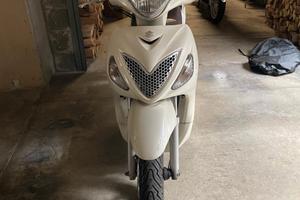 Suzuki Sixteen 150