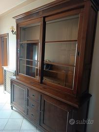 credenza con vetrina