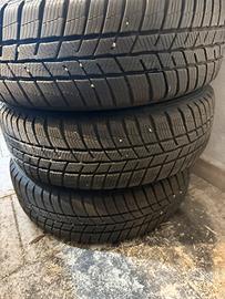 4 gomme invernali 175/65/14 Cerchi inclusi