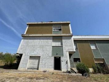 Immobile in asta di 21485 m² con più di 5 locali a
