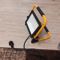 faro LED da cantiere