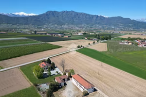 CASA INDIPENDENTE A REVELLO