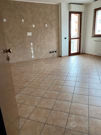 4 locali + doppi servizi -box