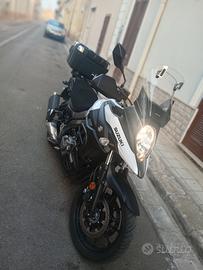 Suzuki V Strom 650 XT 
