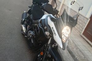 Suzuki V Strom 650 XT 
