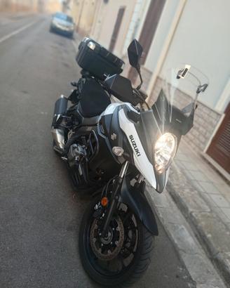 Suzuki V Strom 650 XT 
