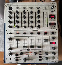 Mixer Behringer DJX700 4 canali +scatola +manuali