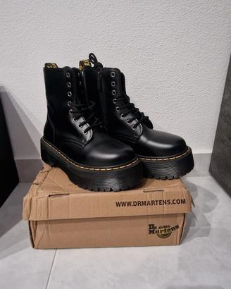 Dr. Martens nere platform n.41 nuove